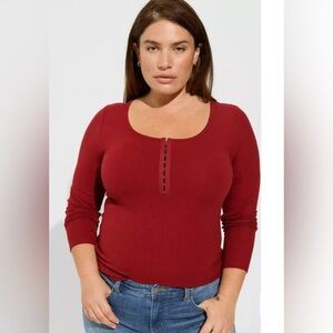 Torrid Sz 5 Super Soft Rib Scoop Neck Hook & Eye Top Women’s Plus 5X, 28 Rhubarb
